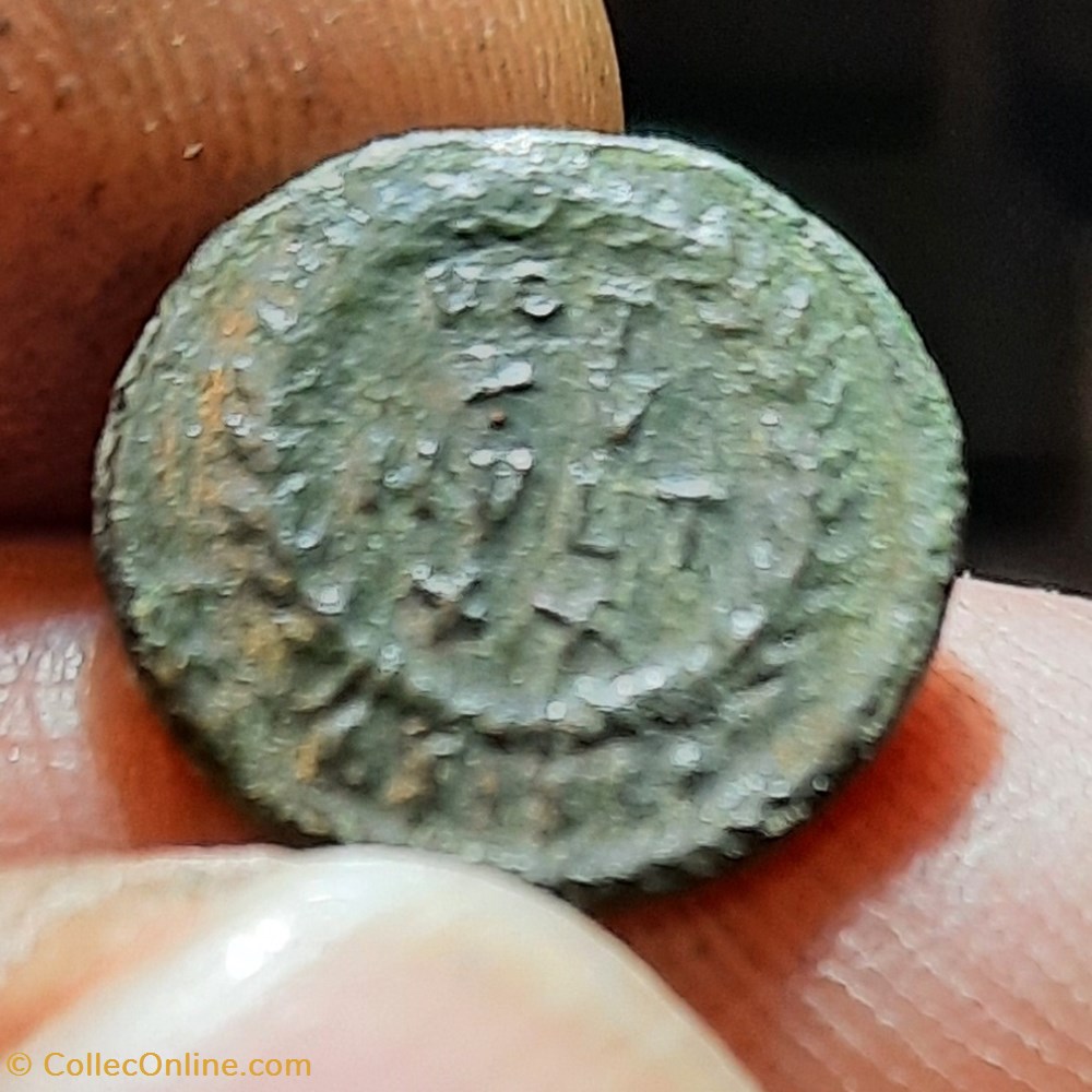 Gratien A /Buste diademe a d R /Legende en 4 lignes +378+383 D14.9 P1.67g RIC 31a2 RBC 1539 monnaies antiquite av jc ap romaines republicaines imperiales gratien a buste diademe a d r legende en 4 lignes 378 383 d14 9 p1 67g ric 31a2 rbc 1539