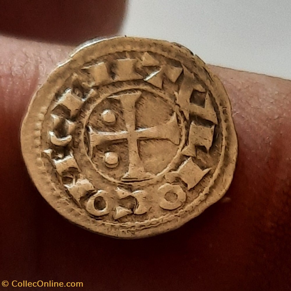 Seigneurie de Bearn A/Croix R/Legede D14.8 P0.45g BD526 PA3235(69/10) monnaies france feodales seigneurie de bearn a croix r legede d14 8 p0 45g bd526 pa3235 69 10