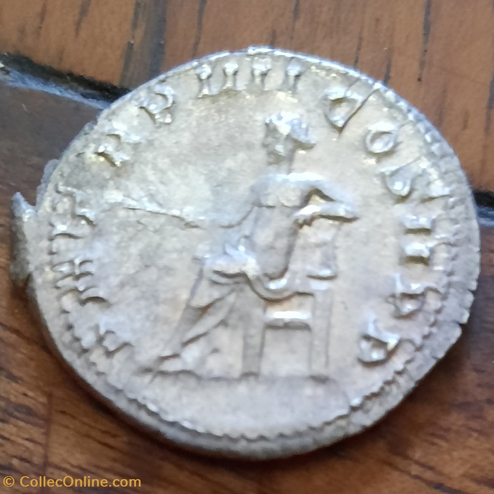 Gordien 3 A/Buste radie a d R/Apollon assis a g+241 D22.9 P4.42 RCV 8645 C250 RIC88 monnaie antique av jc romaine republicaine imperiale gordien 3 a buste radie a d r apollon assis a g 241 d22 9 p4 42 rcv 8645 c250 ric88