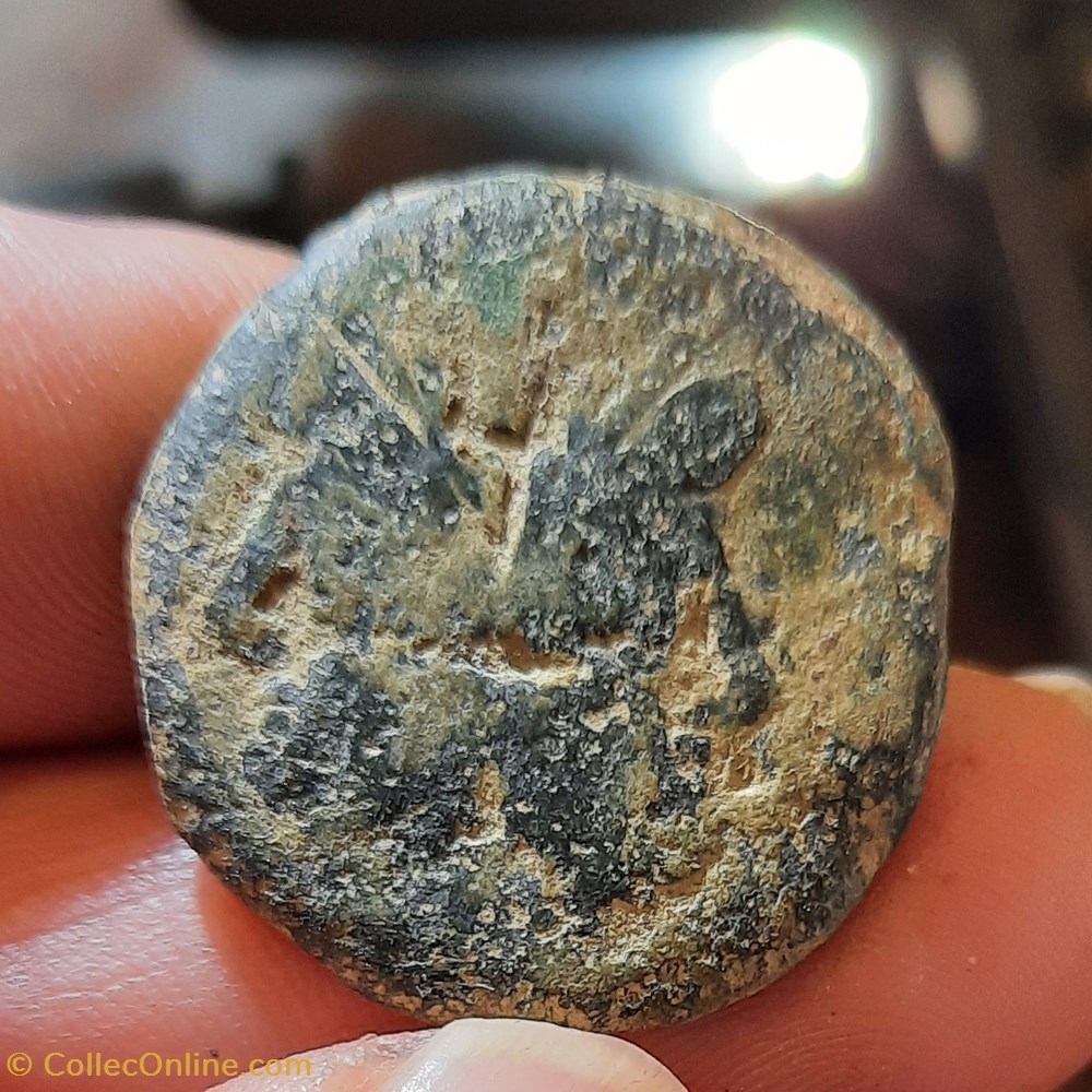 Republique Romaine A/ Tete de Janus R/ Proue de navire D30.9 P17.38g RCV627 monnaies antiquite jc ap romaines republicaines imperiales republique romaine a tete de janus r proue de navire d30 9 p17 38g rcv627