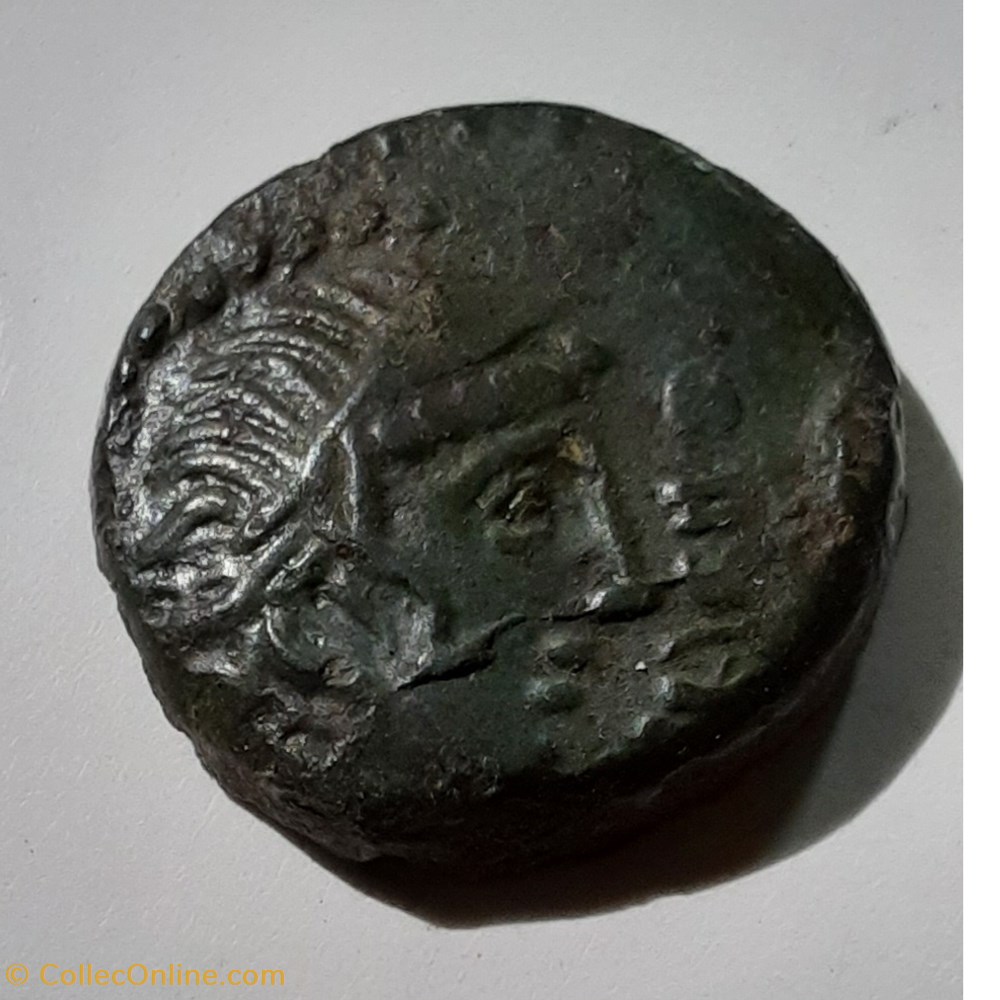 Aulerques A /Tete diademee a d R / Cheval a g ,sanglier D15.8 P 2.43g LT 7044 DT 2434 monnaie antique av jc ap gauloise aulerques a tete diademee a d r cheval a g sanglier d15 8 p 2 43g lt 7044 dt 2434