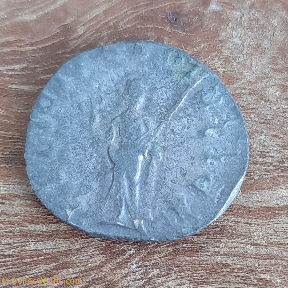 Trebonien de Galle A/Buste radie a d R/La Felicite de face +253 D19.8 P3.72 RCV9630 C41 RIC2782 monnaie antique av jc ap romaine republicaine imperiale trebonien de galle a buste radie a d r la felicite de face 253 d19 8 p3 72 rcv9630 c41 ric2782