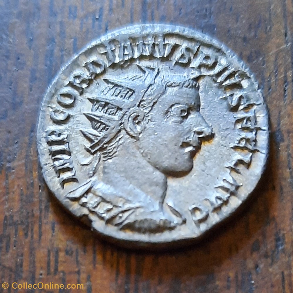 Gordien3 A/Buste radie a d R/La Victoire marchant a droite +242-244D21.6 P4.42 RCV8665 C375 RIC218 monnaie antique av jc ap romaine republicaine imperiale gordien3 a buste radie a d r la victoire marchant a droite 242 244d21 6 p4 42 rcv8665 c375 ric218