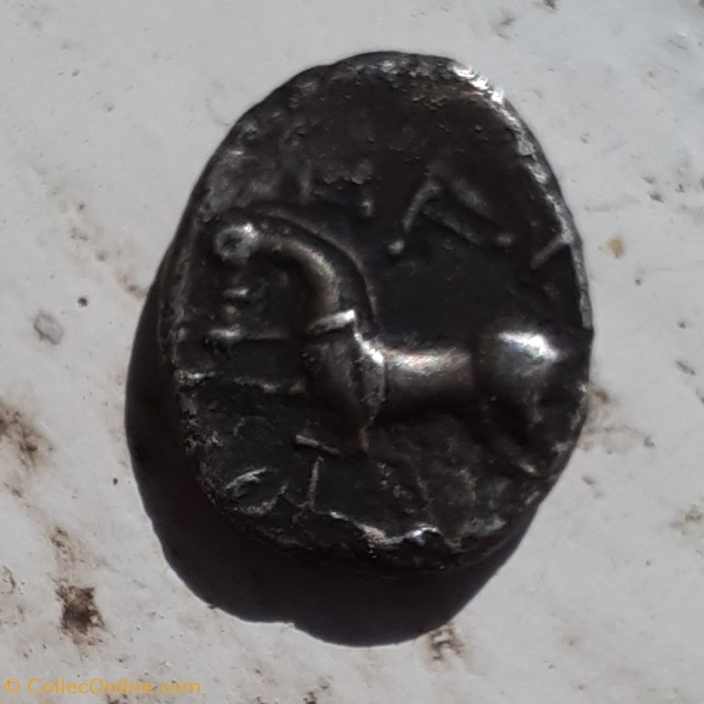 Lingons A/Tete casquee a d R/Cheval bride a g -80-50 D13 P1.71g LT8291 monnaies antiquite av jc ap celtes lingons a tete casquee a d r cheval bride a g 80 50 d13 p1 71g lt8291