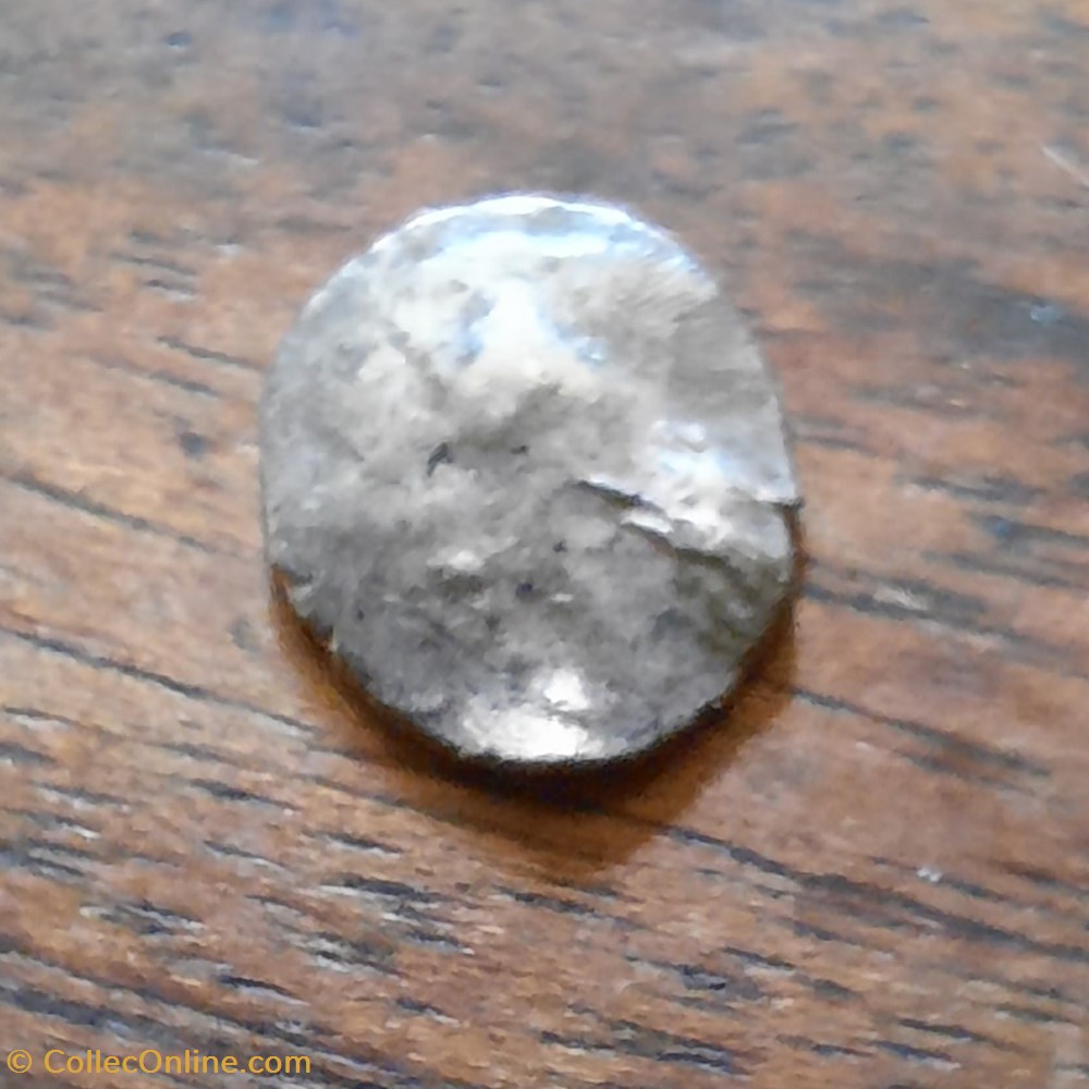 Mrseille Peri Massaliete A/Tete peu distincte R/Croix semis de points -100-50 D10 P0.57Feugere OBP3O monnaies antiques celtes mrseille peri massaliete a tete peu distincte r croix semis de points 100 50 d10 p0 57feugere obp3o