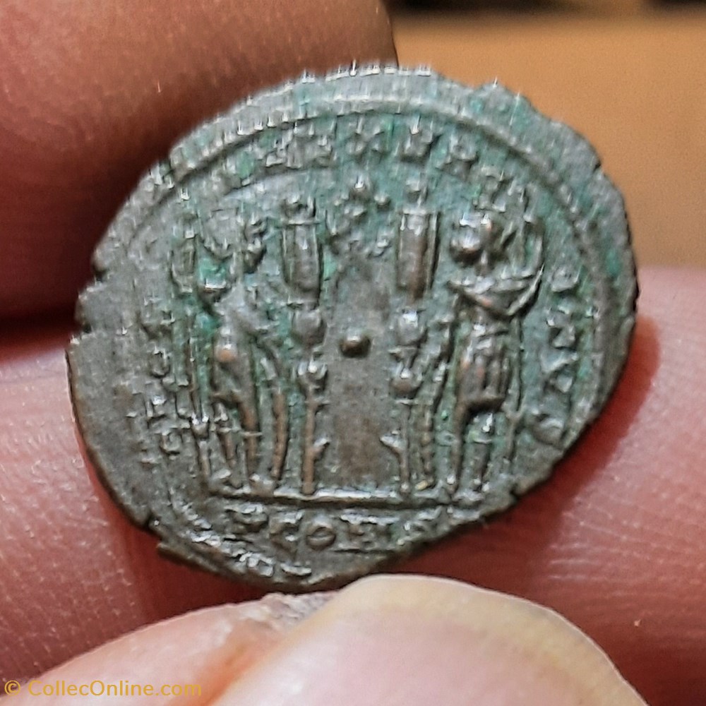 monnaies antiquite av jc ap romaines republicaines imperiales constantin1 a buste diademe a d r soldats face a face d18 p2 16g ric370 r2