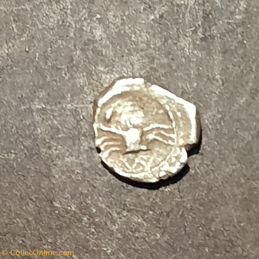 Marseille Obole A/Tete archaique a g R/Crabe M a l envers -475-450 D9.5 P Feugere OBM 1-c monnaies antiquite av jc ap gauloises marseille obole a tete archaique a g r crabe m a l envers 475 450 d9 5 p feugere obm 1 c