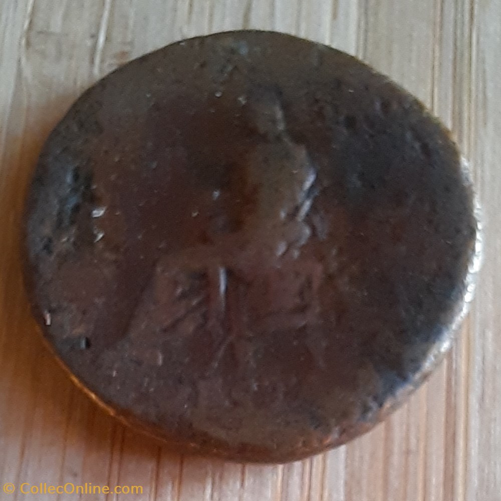 Julia Titi A/Buste a d R / Vesta assise a g -79-80 D26.9 P 9.92g RCV2617 RIC180 C18 monnaie antique av jc ap romaine republicaine imperiale julia titi a buste a d r vesta assise a g 79 80 d26 9 p 9 92g rcv2617 ric180 c18