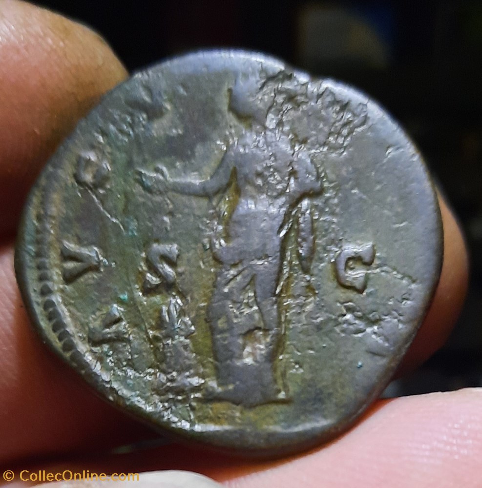 Faustine A/Tete a d R/ Piete sacrifiant D / 30.2 P20.69g C125 RCV4620 RIC1127 monnaies antiquite av jc ap romaines republicaines imperiales faustine a tete a d r piete sacrifiant d 30 2 p20 69g c125 rcv4620 ric1127