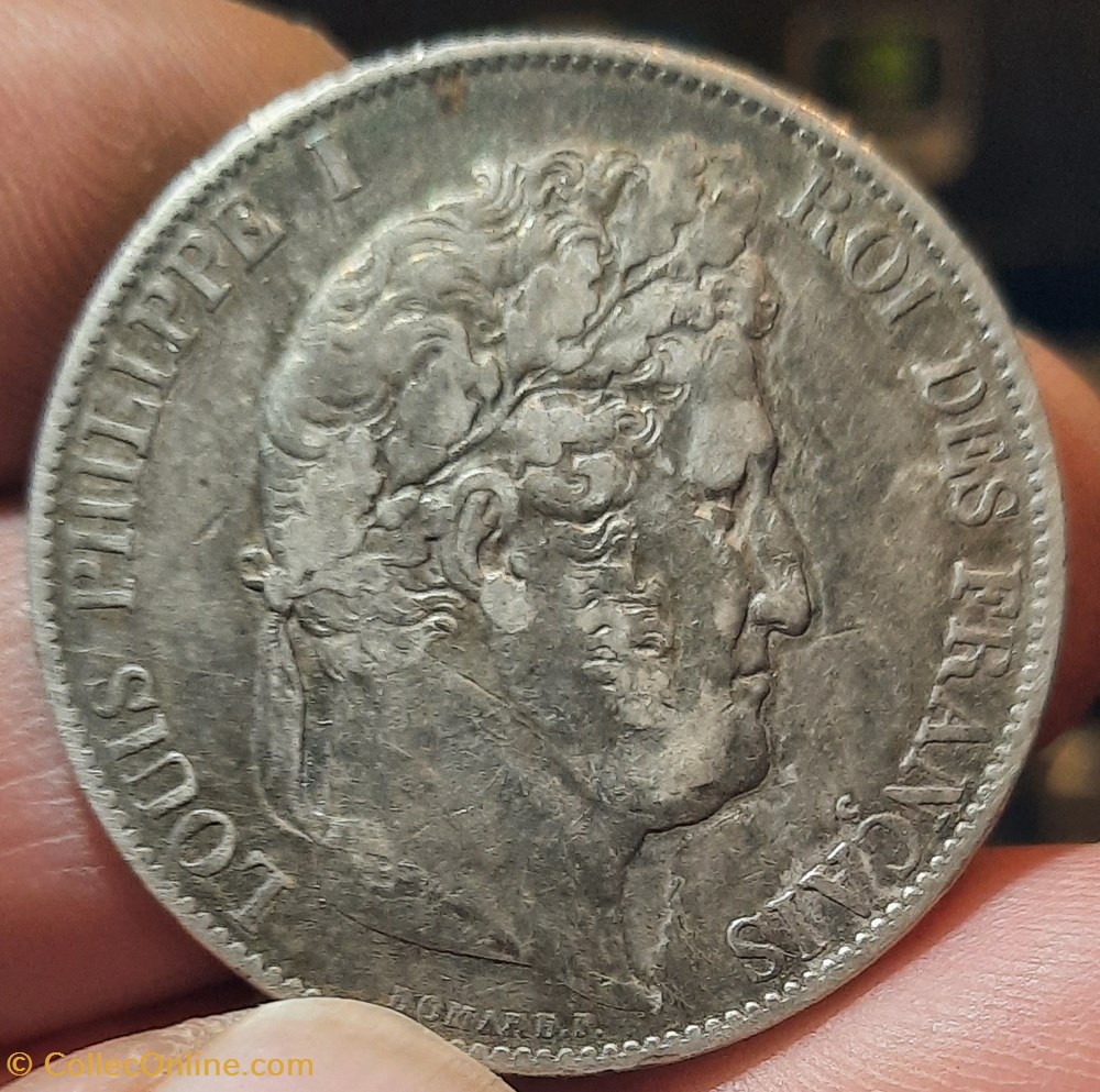 Louis philippe1° A /Tete lauree a d R/Couronne laurier et olivier D37.2 P24.84g F325/9 monnaies france modernes louis philippe1 a tete lauree a d r couronne laurier et olivier d37 2 p24 84g f325 9