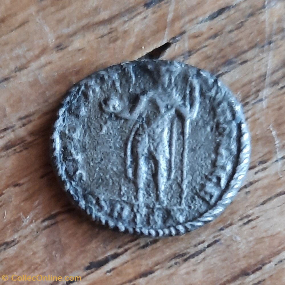 Constance 2 Silique A /Buste diademe a d R / Empereur debout a g +355+361 D16.6 P1.72g RIC 207? monnaie antiquite av jc ap romaine republicaine imperiale constance 2 silique a buste diademe a d r empereur debout a g 355 361 d16 6 p1 72g ric 207