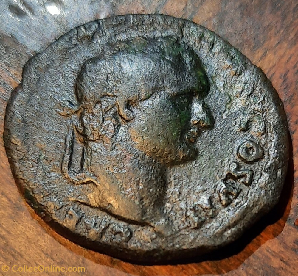 Domitien A / Tete lauree a d R / Minerve debout a g -80-81 D 26.6 P 8.74g C 441 RIC 169c monnaie antique av jc ap romaine republicaine imperiale domitien a tete lauree a d r minerve debout a g 80 81 d 26 6 p 8 74g c 441 ric 169c
