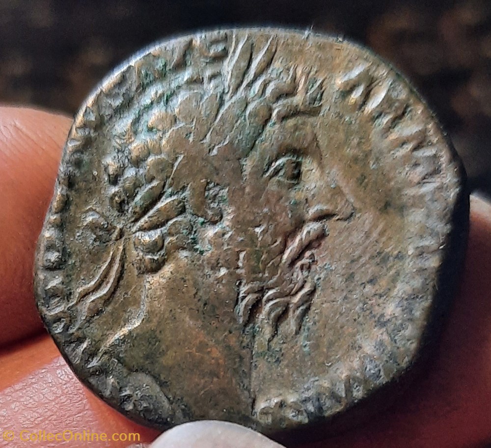 Marc Aurele A/Tete lauree a d R/ Equite assise a g D27.3 P23.58g C820 RIC 960 monnaies antiquite av jc ap romaines republicaines imperiales marc aurele a tete lauree a d r equite assise a g d27 3 p23 58g c820 ric 960