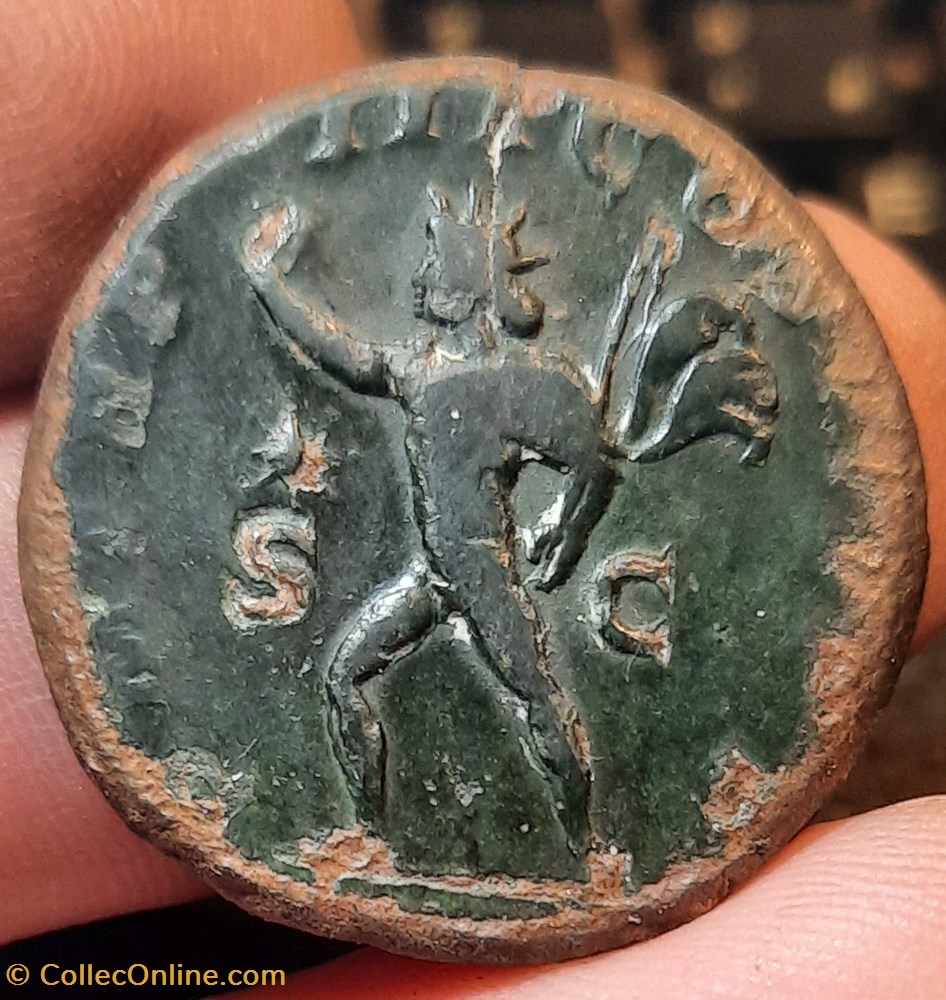 Elagbale A/Tete lauree a d R/ Sol marchant a g D29.2 P18.47g C156 RIC300 RCV7572 monnaies antiquite av jc ap romaines republicaines imperiales elagbale a tete lauree a d r sol marchant a g d29 2 p18 47g c156 ric300 rcv7572