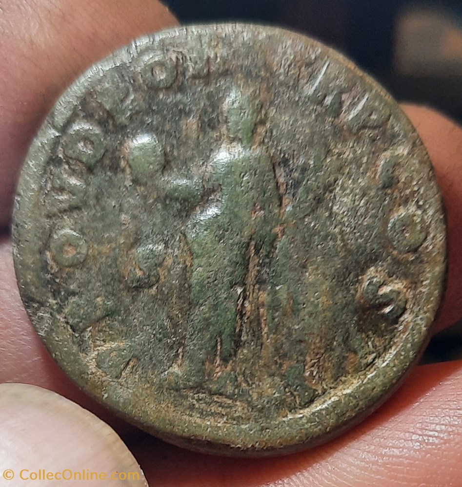Lucius Verus A/Tete lauree a d R /Providece debout a g D30 P20.08g C150 RIC 1305 RCV5373 monnaies antiquite av jc ap romaines republicaines imperiales lucius verus a tete lauree a d r providece debout a g d30 p20 08g c150 ric 1305 rcv5373