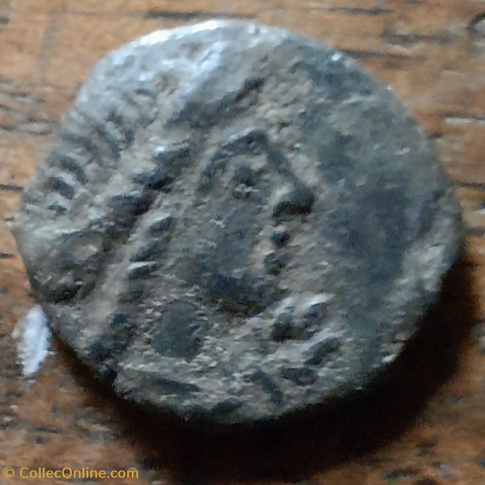 Nimes PB volcae Arec A/Tete feminine a d R/Personnage a g ,palme-60-40D14.9 P1.60 Feugere VLC2677 monnaie antique av jc ap gauloise nimes pb volcae arec a tete feminine a d r personnage a g palme 60 40d14 9 p1 60 feugere vlc2677