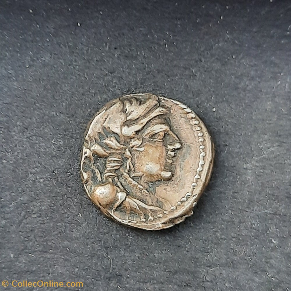 monnaie antique av jc ap gauloise marseille drachme legere a tete artemis a d r lion a d e a 125 90 d15 2 p2 54 feugere drm 41 14
