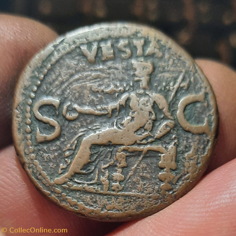 Caligula A/Tete nue a g R/Vesta assise a g +37+38 D27 P9.87g C27 RIC38 RCV 1803 monnaies antiquite av jc ap romaines republicaines imperiales caligula a tete nue a g r vesta assise a g 37 38 d27 p9 87g c27 ric38 rcv 1803