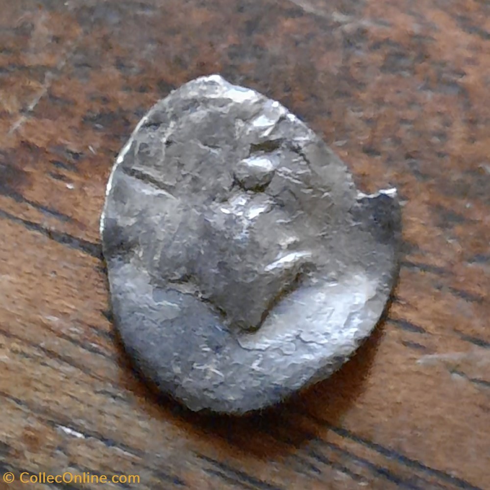 Marseille Imitation Salyens A/Tete a g R/ Roue MA - 75-25 D10.5 P0.49 Feugere OBP2-2 monnaie antique av jc ap gauloise marseille imitation salyens a tete a g r roue ma 75 25 d10 5 p0 49 feugere obp2 2