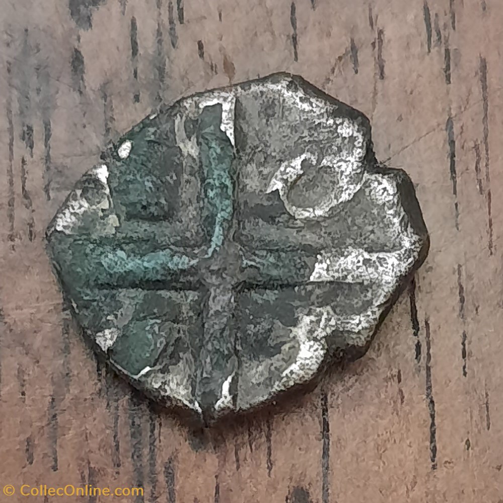 Volques tectosages A/Tete stylisee a g R/Roue a 4 rayons ,balle,hache,elipse D14.5 P2.41g LT3254 monnaies antiquite av jc ap celtes volques tectosages a tete stylisee a g r roue a 4 rayons balle hache elipse d14 5 p2 41g lt3254