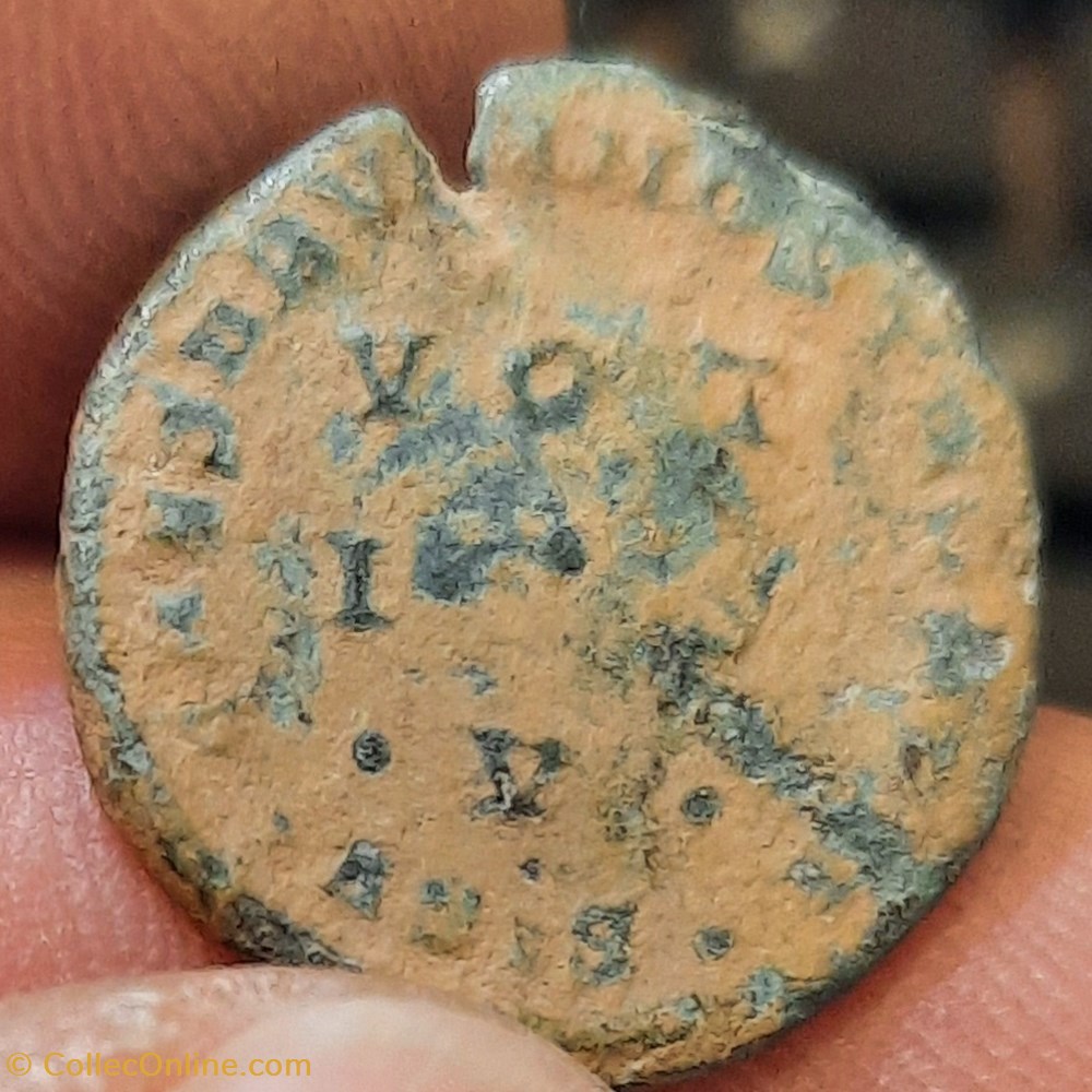 Licinius 2 A/ Tete lauree a d R/ Legende en 3 lignes D20.1 P2.73g C10 RIC 143(R3) monnaies antiquite av jc ap romaines republicaines imperiales licinius 2 a tete lauree a d r legende en 3 lignes d20 1 p2 73g c10 ric 143 r3