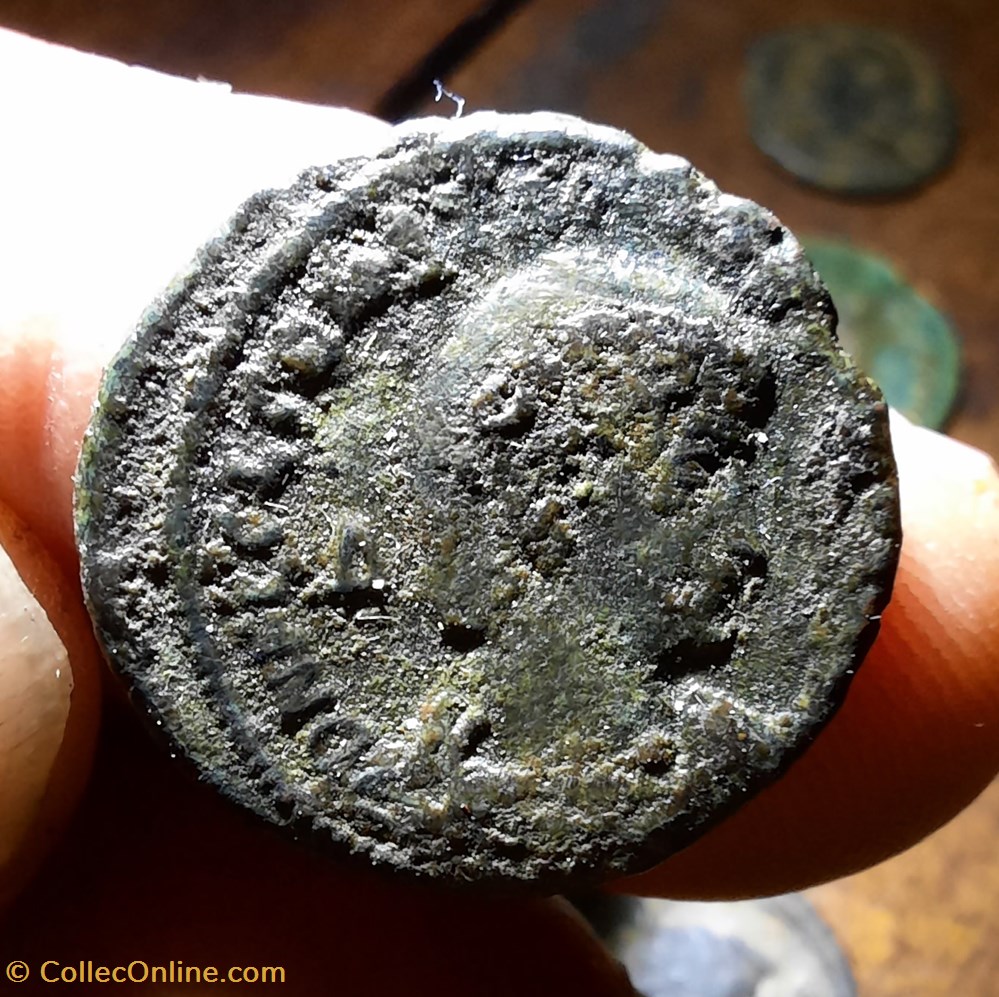Constance galle A/ Tete nue a d R / Cavalier , soldat RIC 258 LRBC 663 monnaies antiquite jc ap romaines republicaines imperiales constance galle a tete nue a d r cavalier soldat ric 258 lrbc 663