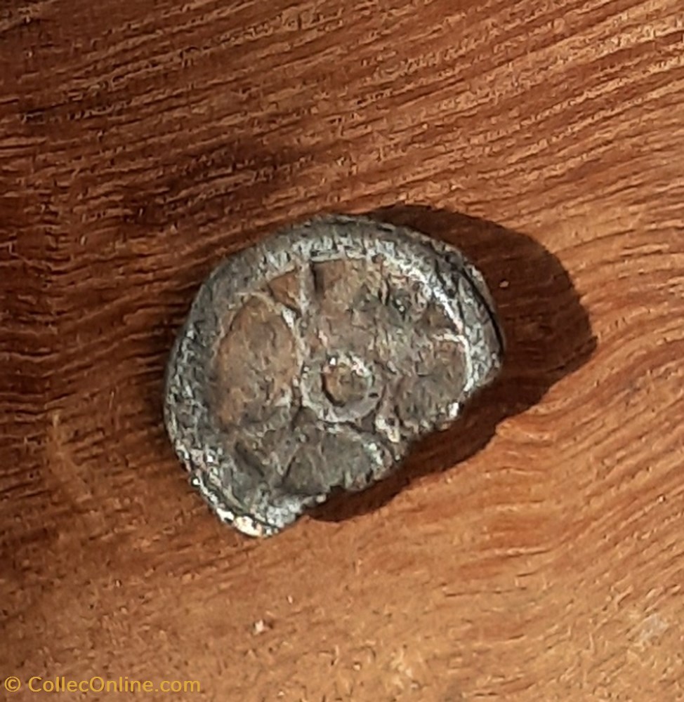 Marseille Obole A/Tete casquee a g R/Roue rosace -440-420 D9.1 P0.55 FeugereOBM 2-b 5 monnaies antiques celtes marseille obole a tete casquee a g r roue rosace 440 420 d9 1 p0 55 feugereobm 2 b