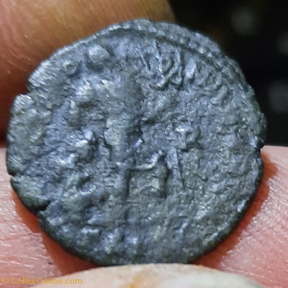 Valentinien 1° A /Buste diademe a d R/ Valentinien debout et captif D18.4 P2.36g LRB 1299 C12 monnaies antiquite av jc romaines republicaines imperiales valentinien 1 a buste diademe a d r valentinien debout et captif d18 4 p2 36g lrb 1299 c12