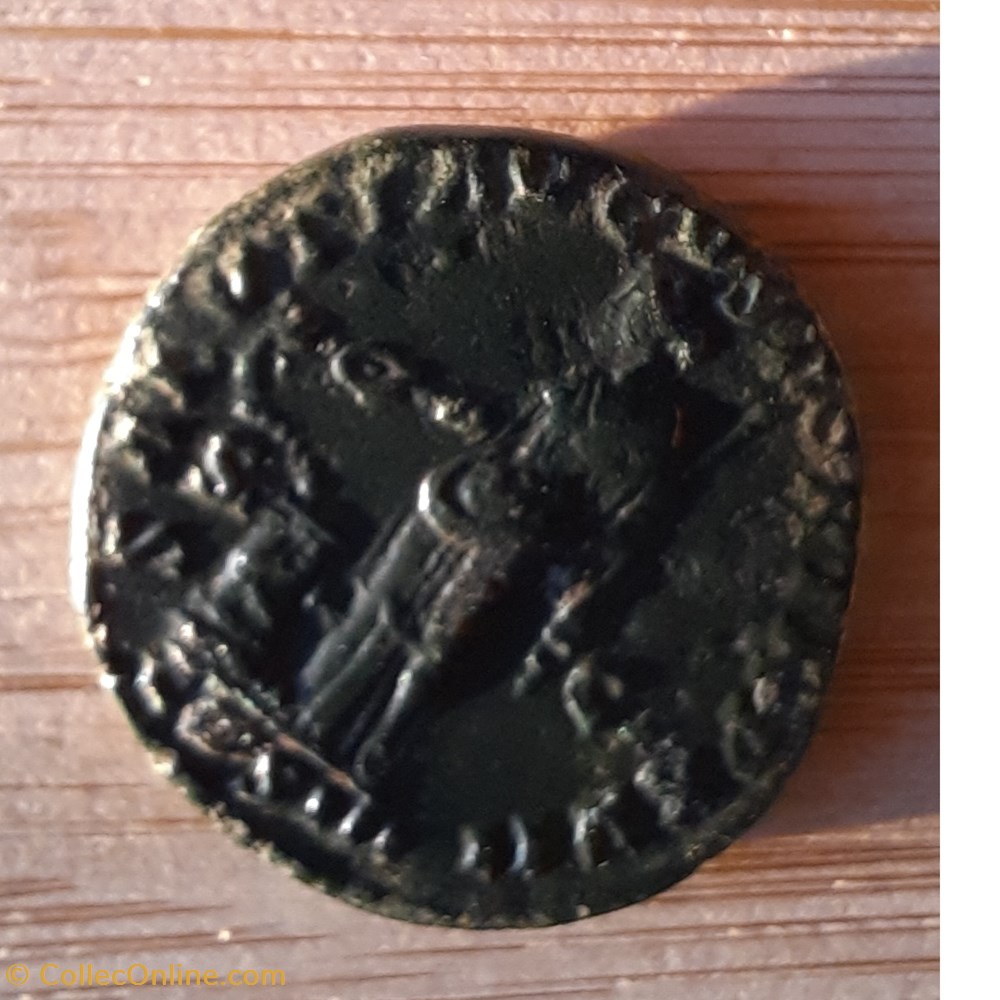 Marc Aurele A/Tete radiee a d R / La Sante debout a g D24.9 P 10.92g RIC846 C 558 monnaie antique av jc ap romaine republicaine imperiale marc aurele a tete radiee a d r la sante debout a g d24 9 p 10 92g ric846 c 558