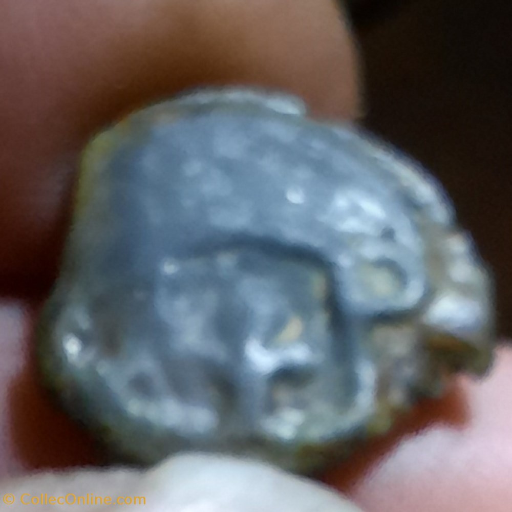 Leuques potin A/Tete a g R/ Sanglier a g,enseigne,globule -75-50 D17 P4.79g LT9189 DT2654 monnaies antiquite av jc ap celtes leuques potin a tete a g r sanglier a g enseigne globule 75 50 d17 p4 79g lt9189 dt2654