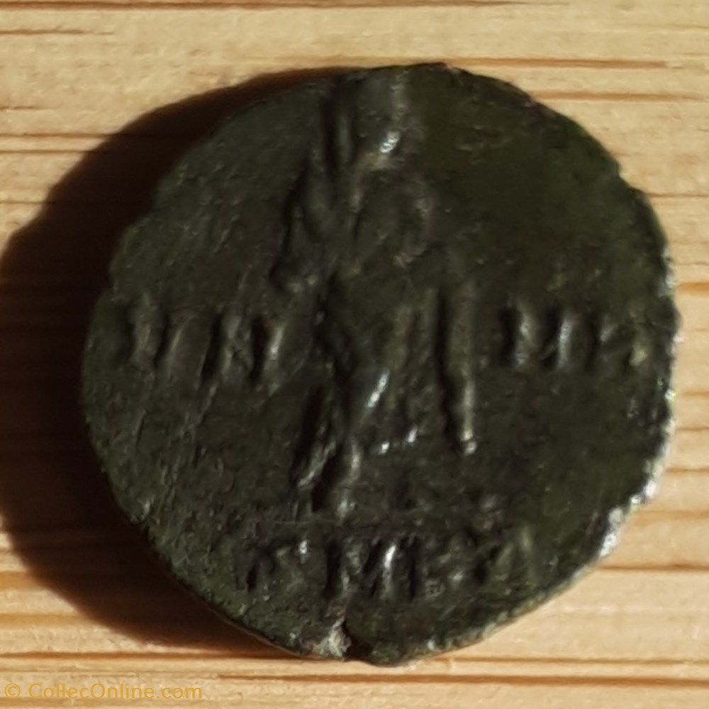 Constantin 1° A/Tete voilee a d R /Empereur debout a d 327+328 D 14.6 P 1.22g C760 RIC 46 monnaie antique av jc ap romaine republicaine imperiale constantin 1 a tete voilee a d r empereur debout a d 327 328 d 14 6 p 1 22g c760 ric 46