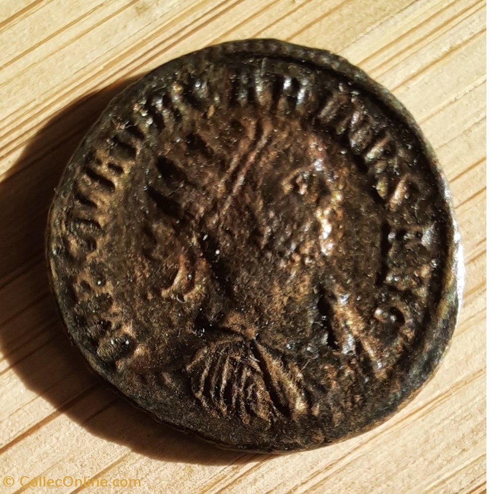 Carin A/ Buste radie a d R/ Equite debout a g D20.3 P 4.04g RCV12340 RIC 3 C236 monnaie antique av jc ap romaine republicaine imperiale carin a buste radie a d r equite debout a g d20 3 p 4 04g rcv12340 ric 3 c236