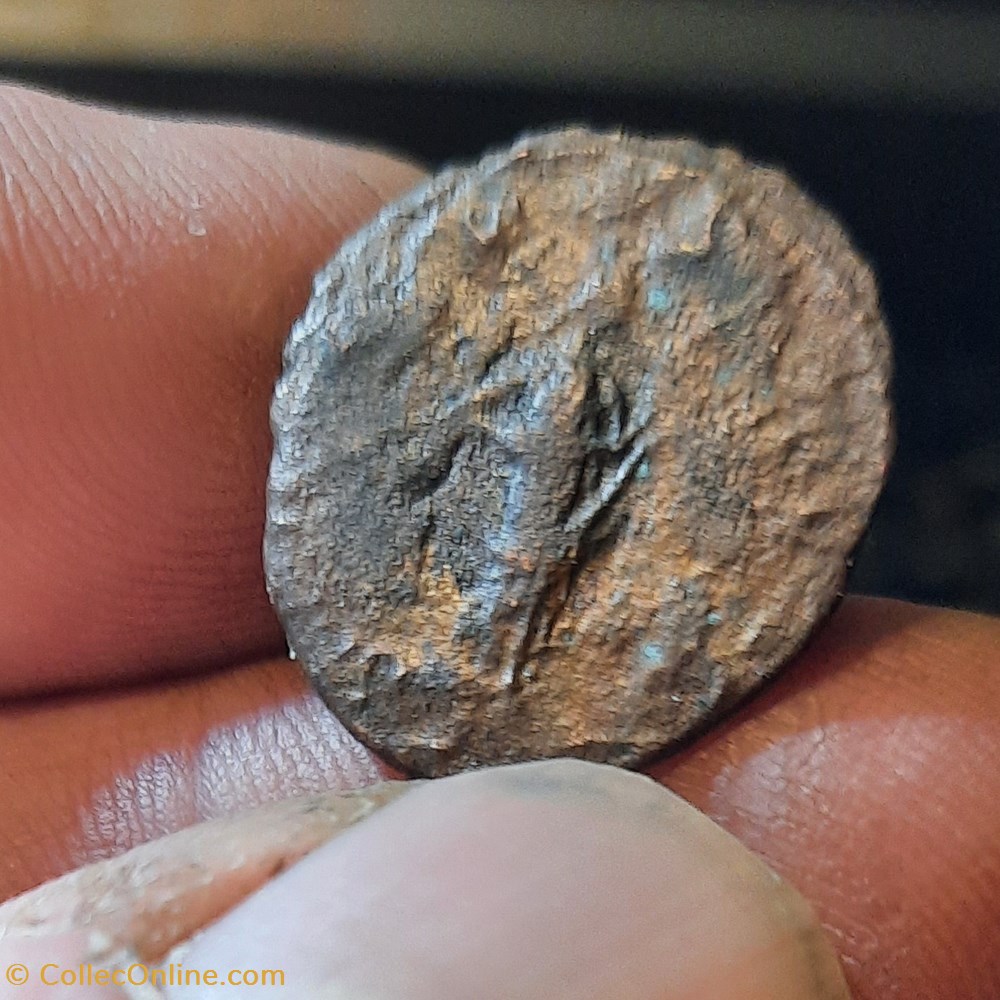 Victorin A/Tete radiee a d R/Sante debout a d +269+270 D20.5 P3.09g C112 RCV 11179 RIC 67 monnaies antiquite av jc ap romaines republicaines imperiales victorin a tete radiee a d r sante debout a d 269 270 d20 5 p3 09g c112 rcv 11179 ric 67