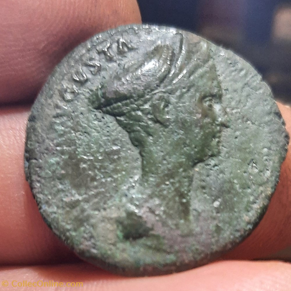 Sabine A/Tete diademee a d R/Vesta assise a g D27 P10.65g C17 RIC1037RCV3944 monnaies antiquite av jc ap romaines republicaines imperiales sabine a tete diademee a d r vesta assise a g d27 p10 65g c17 ric1037rcv3944