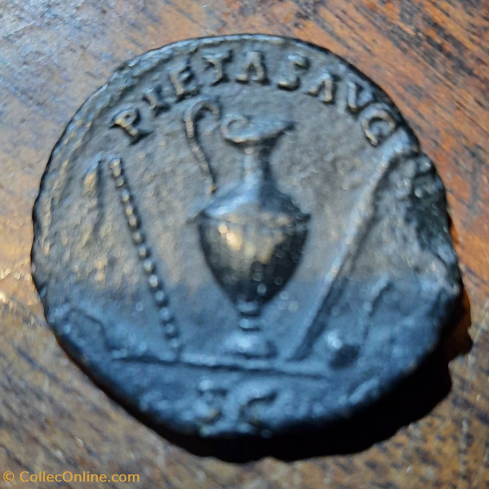 Marc Aurele A/Tete nue a d R/ Instrument du culte D27 P 9.20g RIC1240 C455 RCV 4834 monnaie antique av jc ap romaine republicaine imperiale marc aurele a tete nue a d r instrument du culte d27 p 9 20g ric1240 c455 rcv 4834