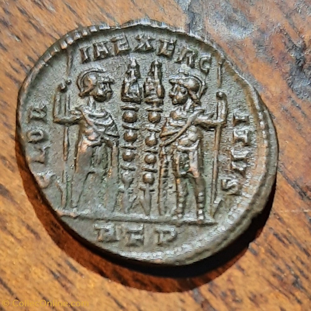 Constantin 1° A/Buste laure a d R/ Soldats et etendards +330+331 D17.7 P 2.66 RIC 327 LRBC531 monnaie antique av jc ap romaine republicaine imperiale constantin 1 a buste laure a d r soldats et etendards 330 331 d17 7 p 2 66 ric 327 lrbc531