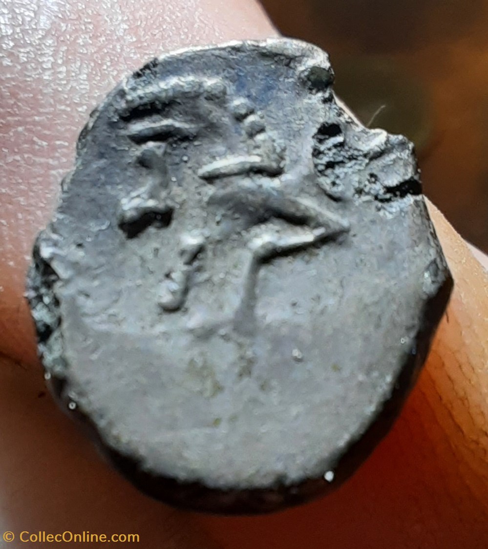 Allobroges A/Tete casquee a g R/ Hippocampe a g D13 P1.20g LT 2924 monnaies antiquite av jc ap celtes allobroges a tete casquee a g r hippocampe a g d13 p1 20g lt 2924