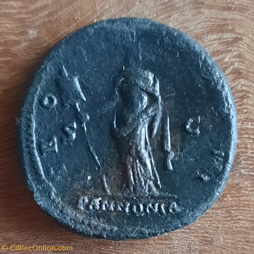 Aelius A / Tete nue a d R / La Panonnie debout a g D 28 P 10.47g RCV 3988 C 33 RIC 1073 monnaie antique av jc ap romaine republicaine imperiale aelius a tete nue a d r la panonnie debout a g d 28 p 10 47g rcv 3988 c 33 ric 1073