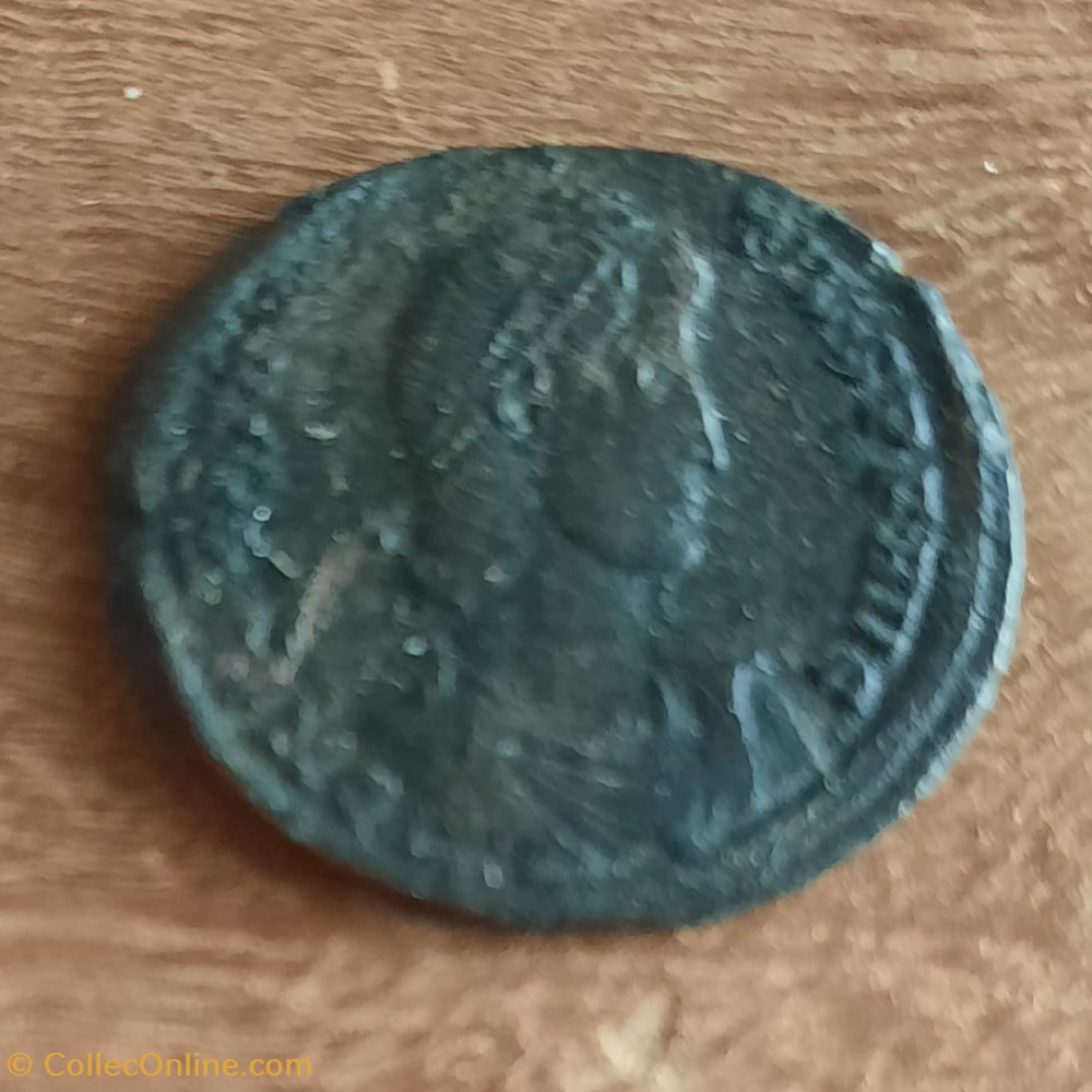 Constance 2 A/ Buste diademe a d R /Soldat terrassant cavalier +350+351 D26.1 P 4.35g RIC81 C 44 monnaie antique jc ap romaine republicaine imperiale constance 2 a buste diademe a d r soldat terrassant cavalier 350 351 d26 1 p 4 35g ric81 c 44