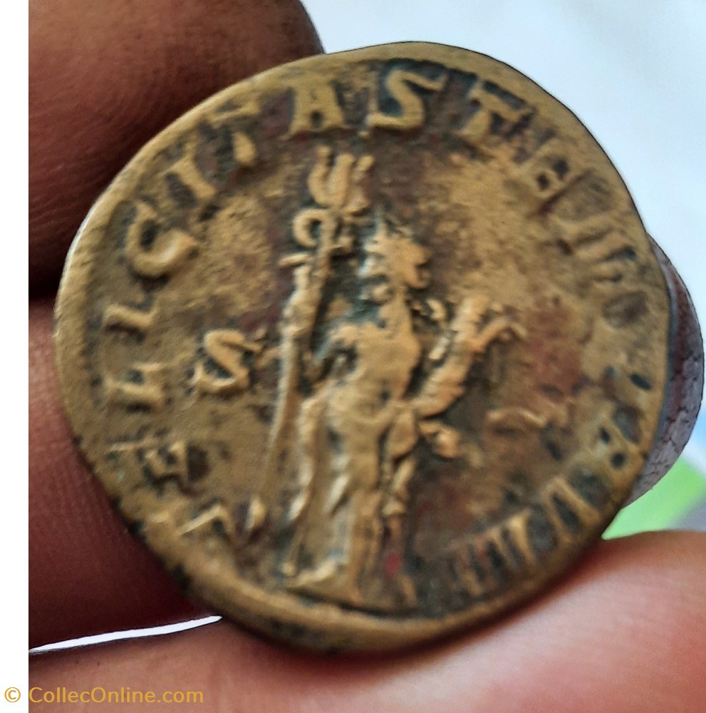 Grdien 3 A/Tete lauree a d R/ Felicite debout a g D28.7 P20.22g C82 RIC330 monnaies antiquite av jc ap romaines republicaines imperiales grdien 3 a tete lauree a d r felicite debout a g d28 7 p20 22g c82 ric330