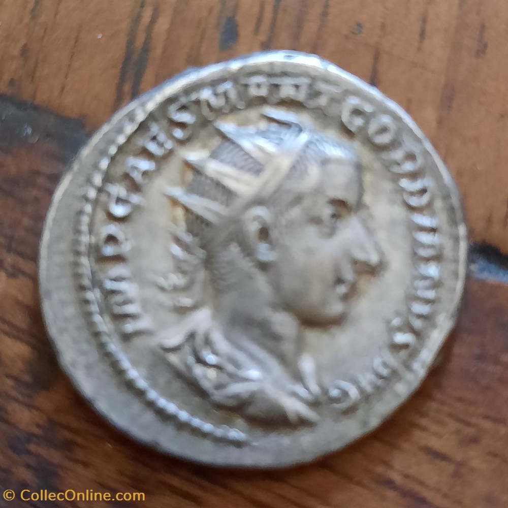 Gordien 3 A/Buste radie a d R/ La Liberalite debout a g +239 D21.8 P 4.15g RCV 8619 C130 RIC36 monnaie antique av jc ap romaine republicaine imperiale gordien 3 a buste radie a d r la liberalite debout a g 239 d21 8 p 4 15g rcv 8619 c130 ric36