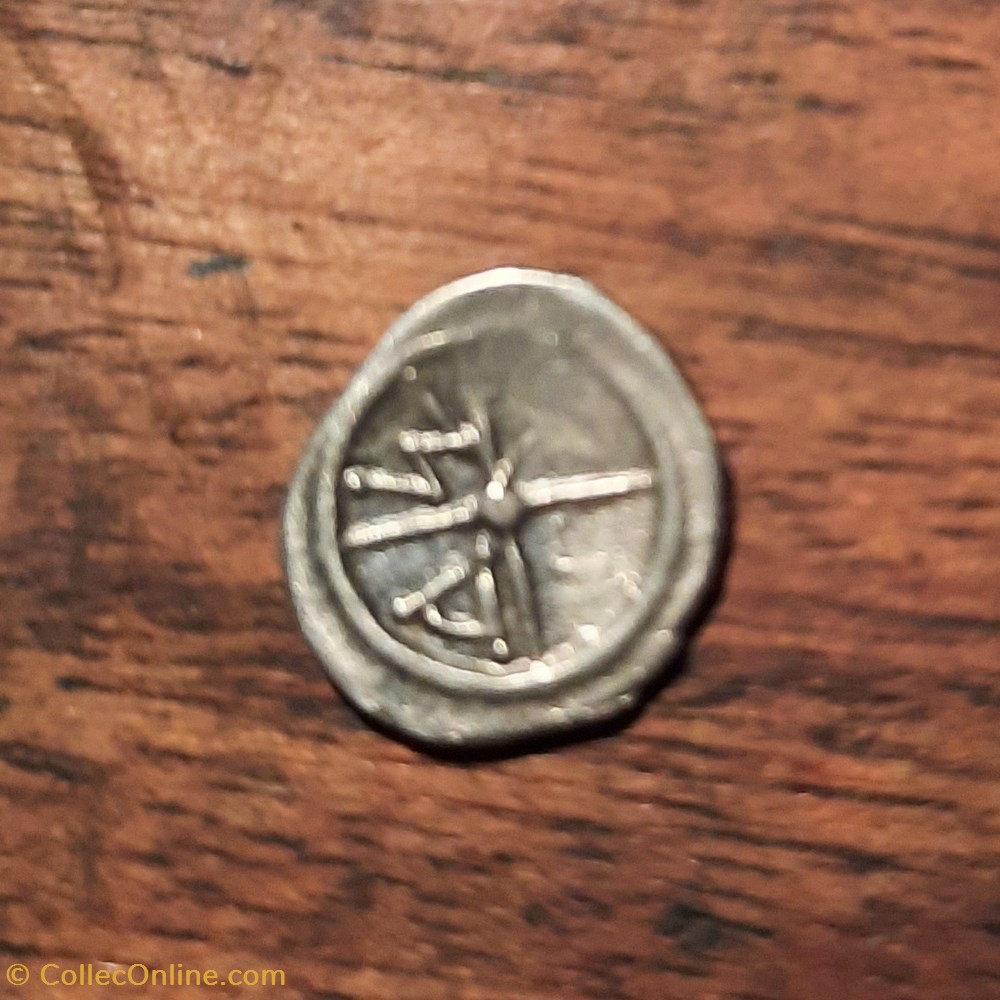 Marseille obole A /Tete a g R/Roue MA -350-150 D11.38 P0.65g Feugere OBM 8 Latour 689 monnaie antique av jc ap gauloise marseille obole a tete a g r roue ma 350 150 d11 38 p0 65g feugere obm 8 latour 689