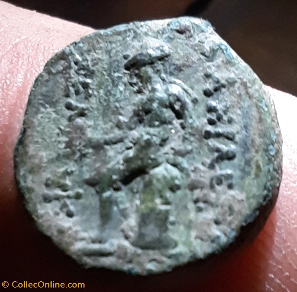 monnaies antiquite av jc grecques antiochos 1 soter a tete a d r apollon assis sur l omphalos 268 261 d14 5 p3 41g gc6878 bmc27