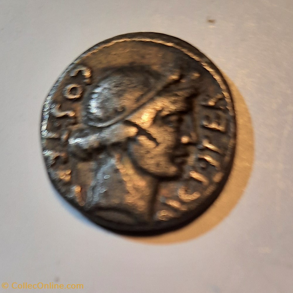 Jules Cesar A /Tete de Ceres a d R/Instruments pontificaux D16.9 P3.71g RCV 1403 C4 monnaie antique av jc ap romaine republicaine imperiale jules cesar a tete de ceres a d r instruments pontificaux d16 9 p3 71g rcv 1403 c4