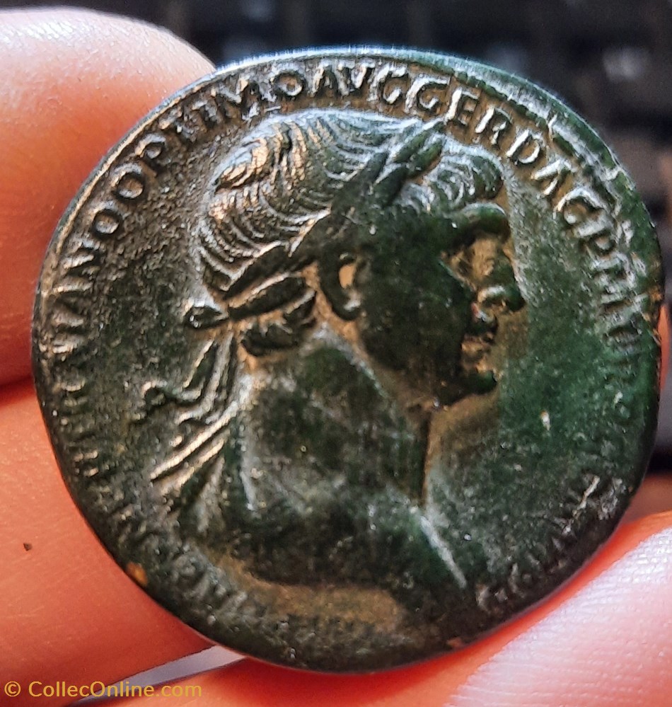Trajan A/Buste laure a d R / Fortune assise a g D 33.7 P 24.72 C157 RIC 651 RCV 3192 monnaies antiquite av jc ap romaines republicaines imperiales trajan a buste laure a d r fortune assise a g d 33 7 p 24 72 c157 ric 651 rcv 3192