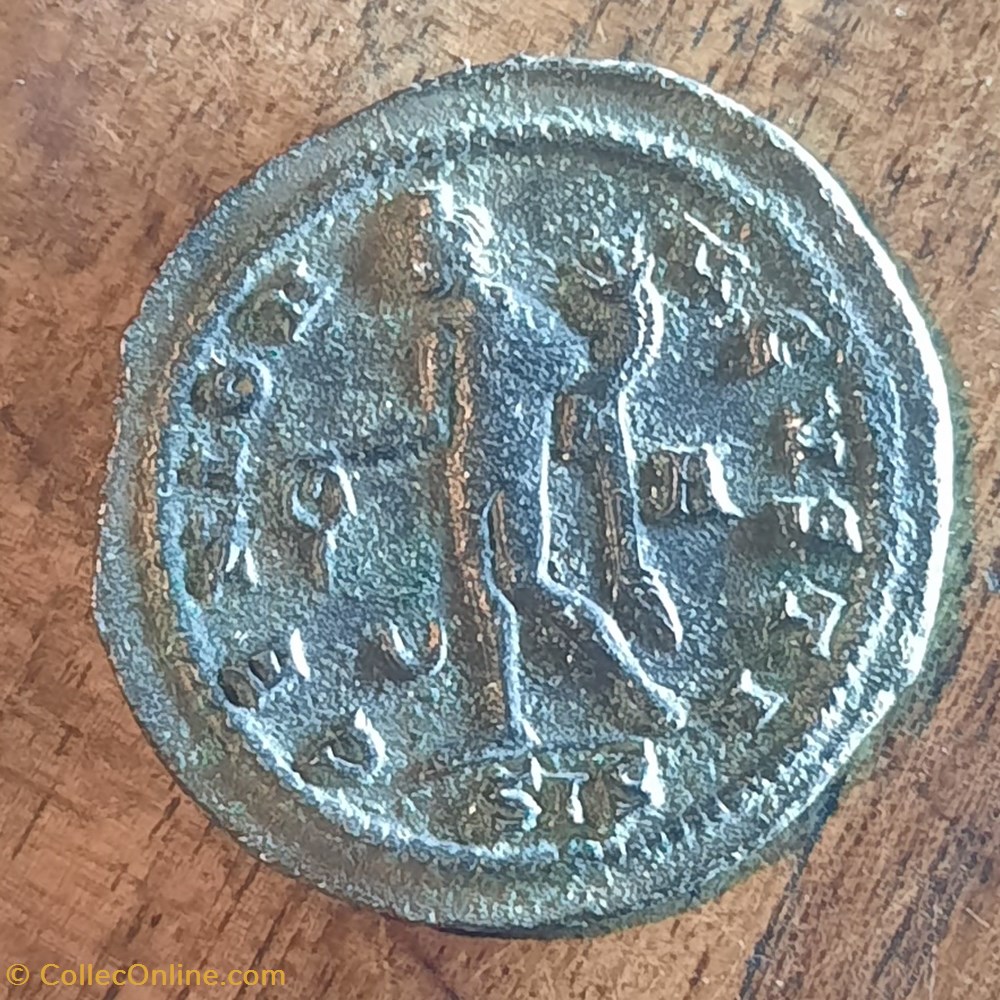 Galere A/Tete lauree a d R/Genie debout de face + 308+309 D 27.5 P 6.61g RCV 14505 C 133 RIC 207a monnaie antique av jc ap romaine republicaine imperiale galere a tete lauree a d r genie debout de face 308 309 d 27 5 p 6 61g rcv 14505 c 133 ric 207a
