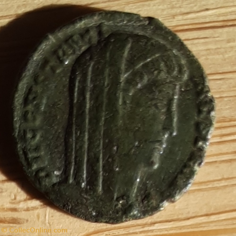 Constantin 1° A/Tete voilee a d R /Empereur debout a d 327+328 D 14.6 P 1.22g C760 RIC 46 monnaie antique av jc ap romaine republicaine imperiale constantin 1 a tete voilee a d r empereur debout a d 327 328 d 14 6 p 1 22g c760 ric 46