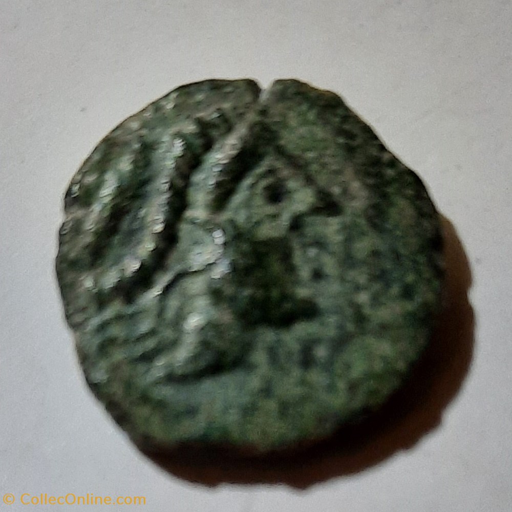 Legende degeneree A / Tete a d .R/Taureau a d -100-50 D14 P 1.93g Feugere PBI 561 monnaie antique av jc ap gauloise legende degeneree a tete a d r taureau a d 100 50 d14 p 1 93g feugere pbi 561
