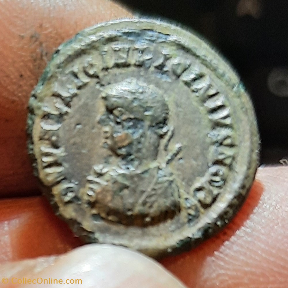 Licinius 2 A/ Tete lauree a g R / Porte de camp +318+320 D17.6 P2.47g C21 RIC 45 (R3) monnaies antiquite av jc ap romaines republicaines imperiales licinius 2 a tete lauree a g r porte de camp 318 320 d17 6 p2 47g c21 ric 45 r3