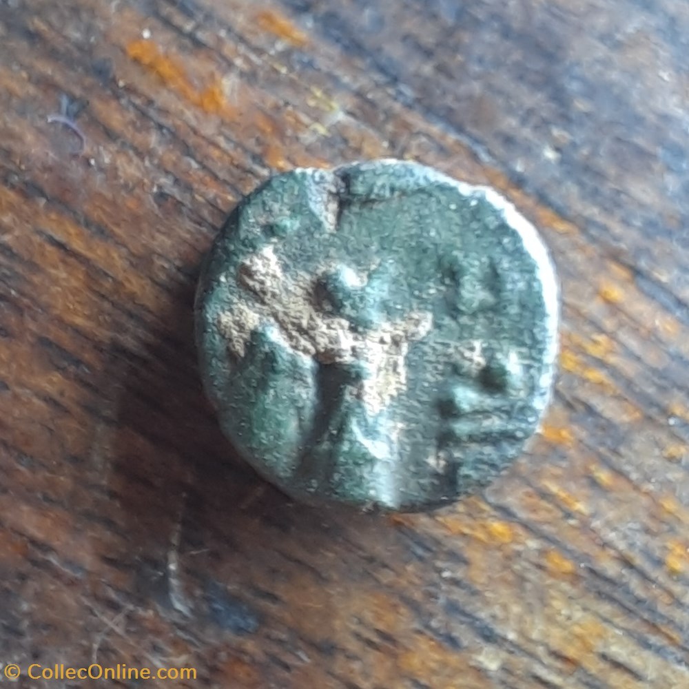 monnaie antique av jc ap gauloise antibes a tete couronnee a d r victoire couronnant un trophee 44 27 d1 02 p1 01 rpc 531 lt2196